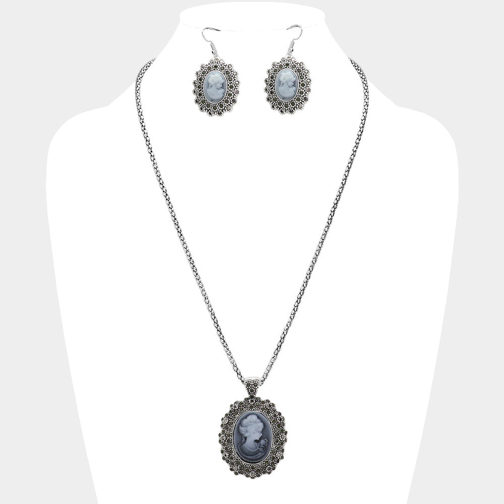 Rhinestone Paved Cameo Pointed Pendant Necklace