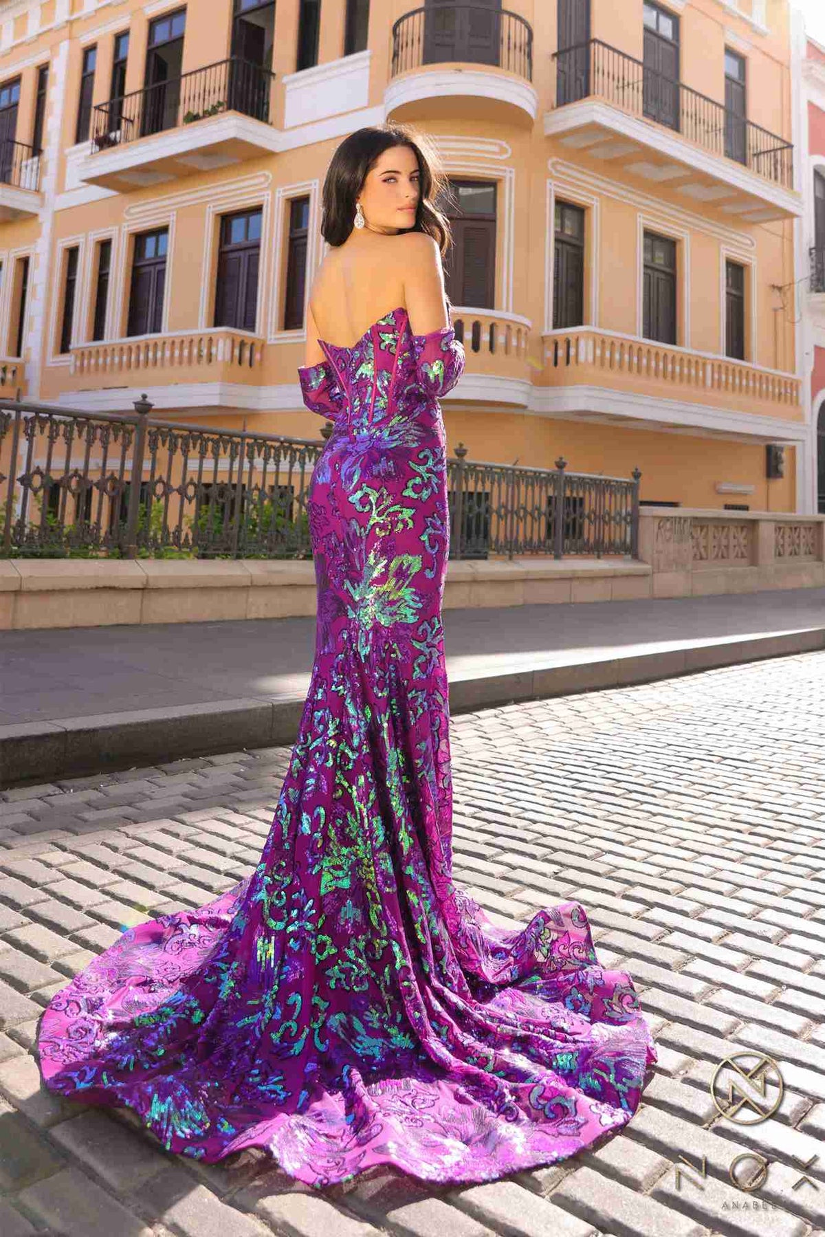 Vestido de gala con lentejuelas, diseño floral, sin tirantes, ajustado, con mangas a juego Nox Anabel R1268