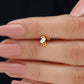 Pendiente de trago minimalista de diamantes baguette en engaste de barra