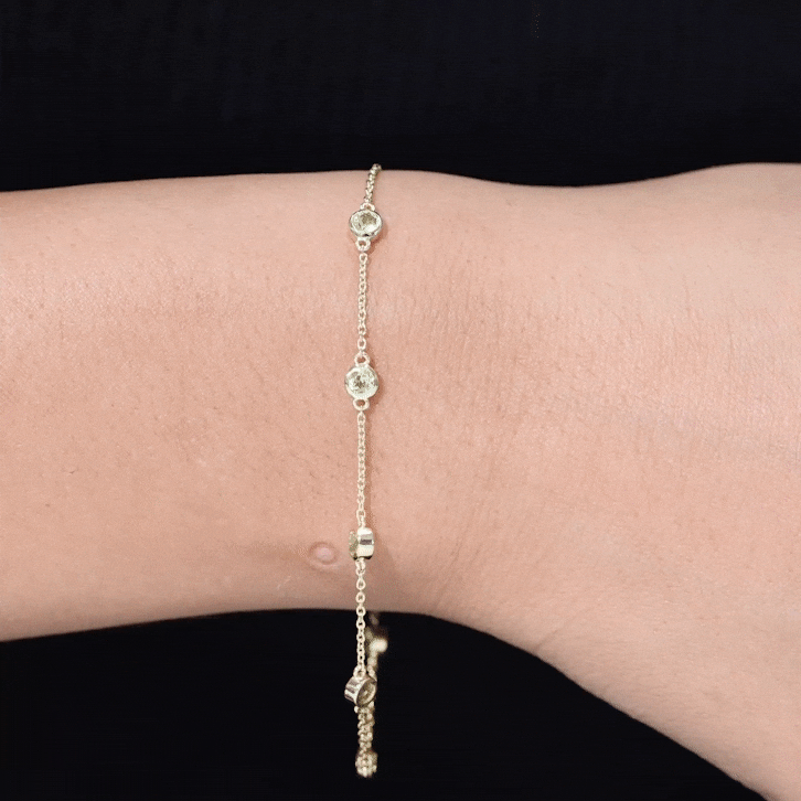 Pulsera de siete peridotos engastados en bisel