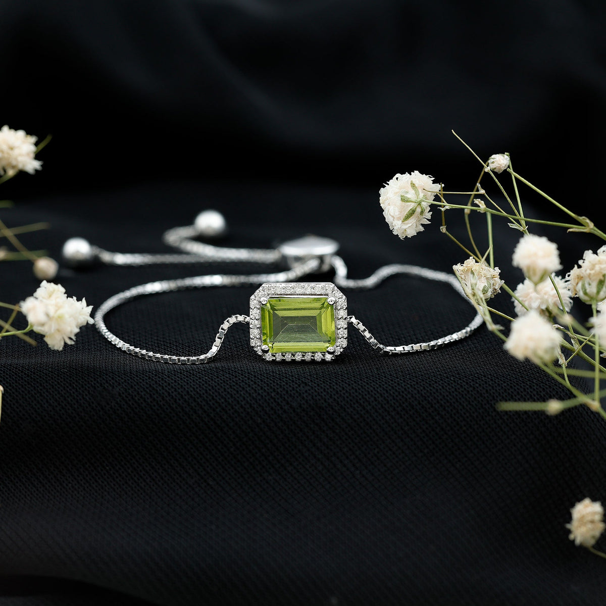 Pulsera de cadena ajustable con peridoto talla esmeralda de 1,8 quilates y diamantes