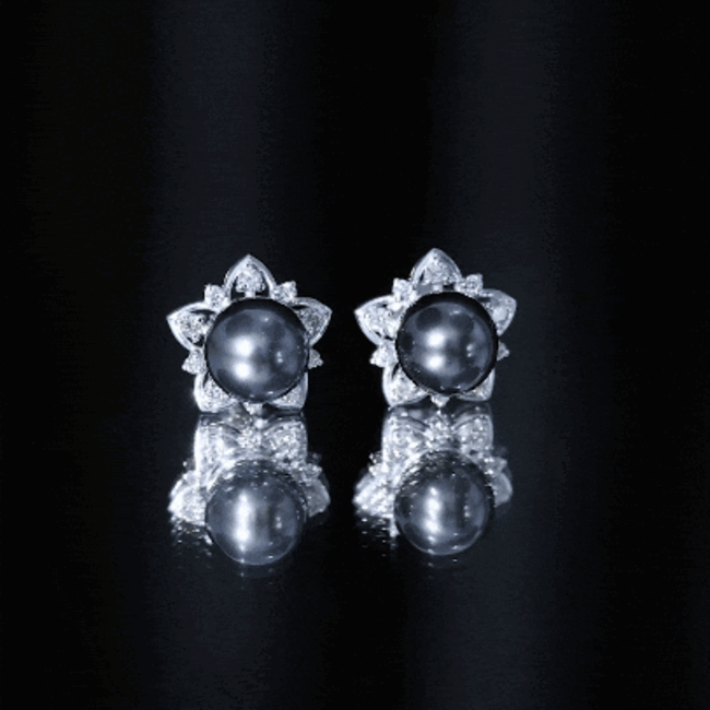 Aretes de botón de flor con perlas negras de Tahití y diamantes auténticos