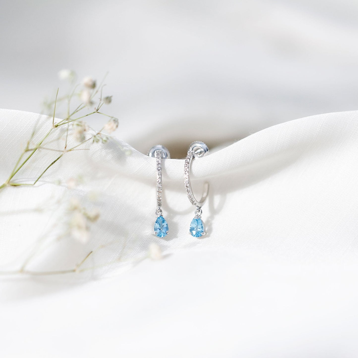 Pendientes de aro colgantes de aguamarina y diamantes