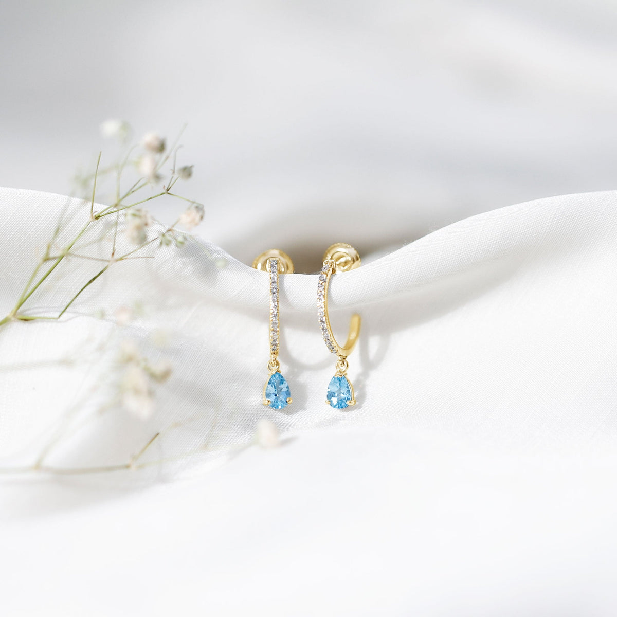 Pendientes de aro colgantes de aguamarina y diamantes