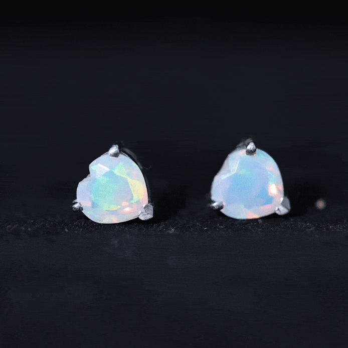 Pendientes de tuerca de ópalo etíope auténtico con forma de corazón de 1,5 quilates
