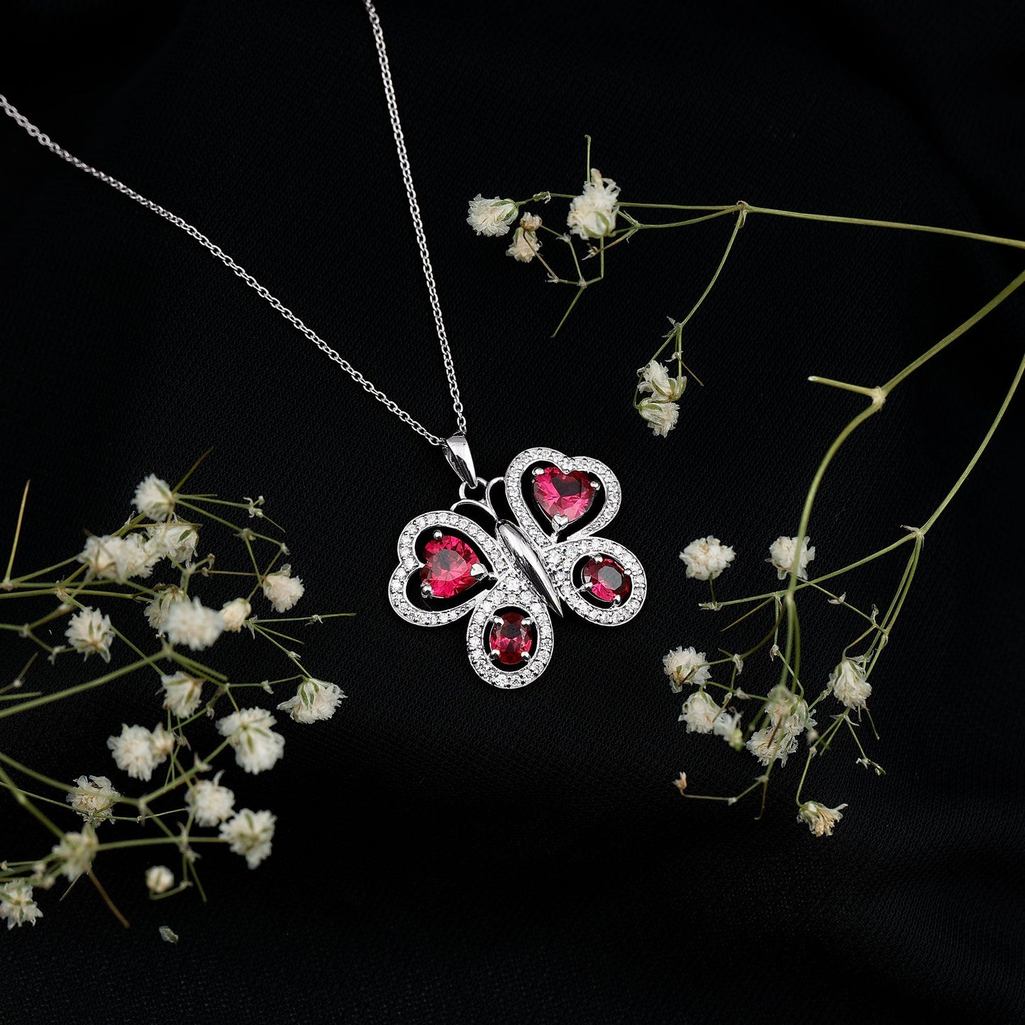 Collar Colgante Mariposa de Rubí Creado Certificado con Moissanita