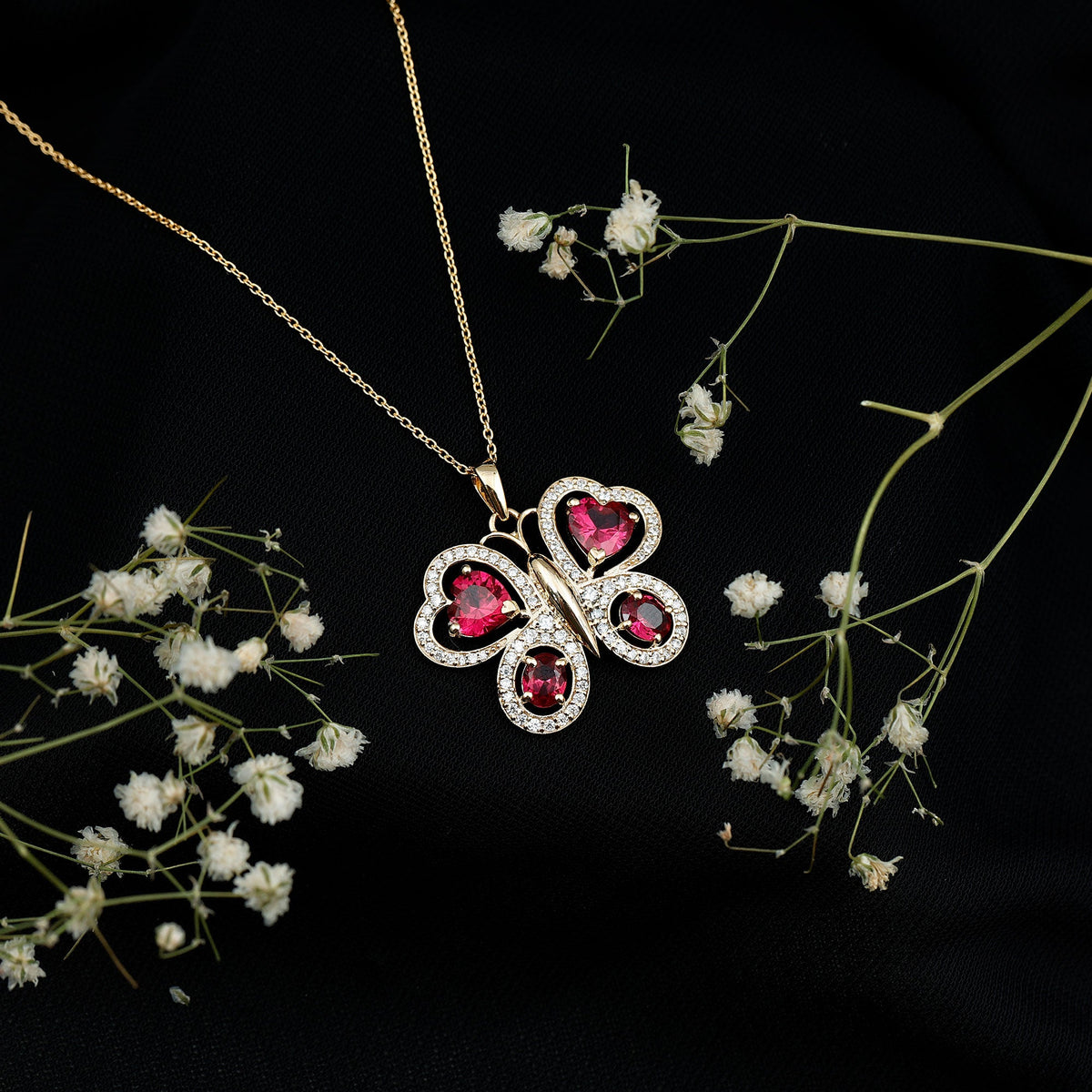 Collar Colgante Mariposa de Rubí Creado Certificado con Moissanita