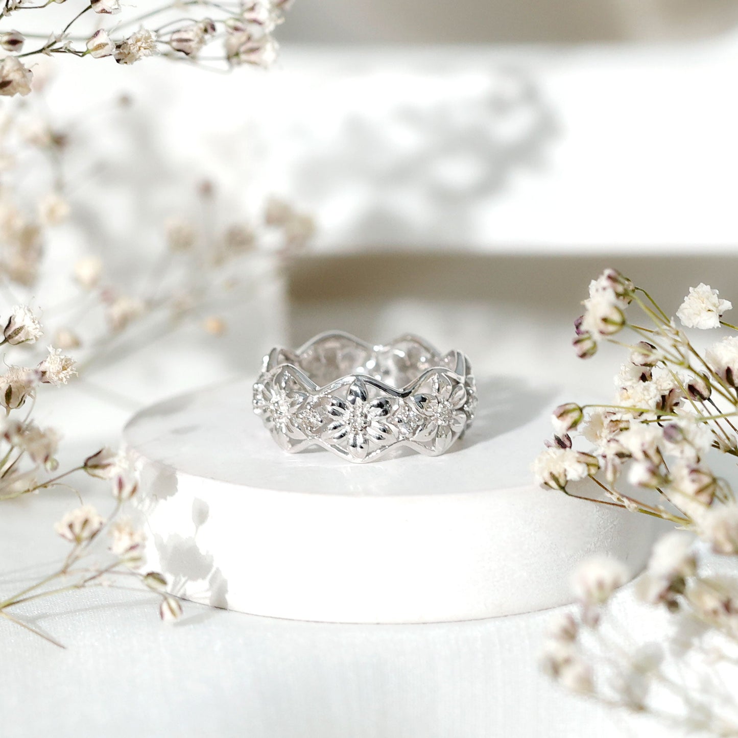 Anillo de boda con diseño floral de diamantes naturales con certificado