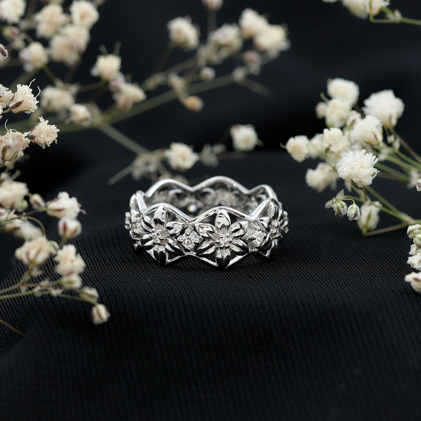 Anillo de boda con diseño floral de diamantes naturales con certificado