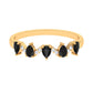 Anillo de banda de media eternidad de ónix negro en forma de pera con diamante