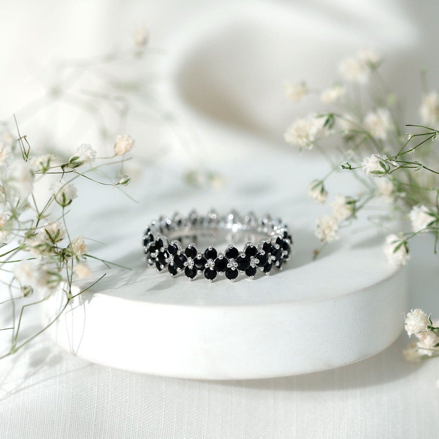 Anillo de Boda de Onyx Negro con Corte Redondo para Mujer