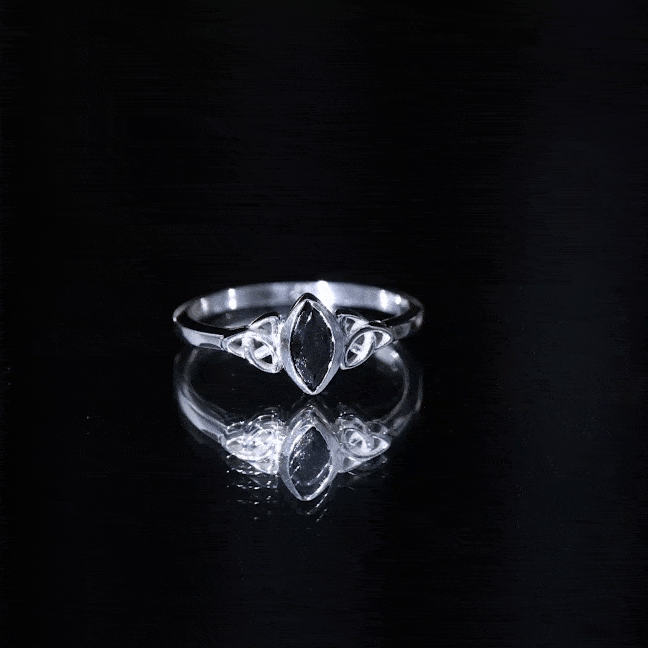 Anillo de promesa de diamante negro de laboratorio de 0,8 quilates con forma de marquesa y nudo celta, certificado