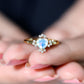 Anillo de compromiso de corazón de ópalo natural de 0,75 quilates con diamante