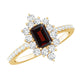 Anillo de compromiso de granate corte esmeralda de inspiración vintage con halo de diamantes