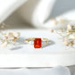 Anillo de compromiso de ópalo de fuego talla esmeralda de 1 quilate con diamantes laterales