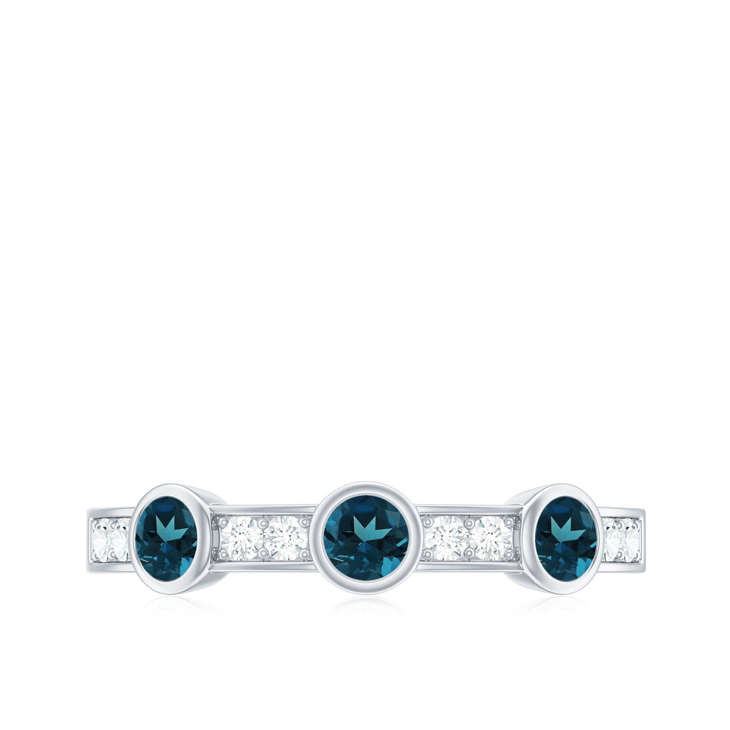 Anillo de media eternidad de topacio azul Londres engastado con bisel y diamantes