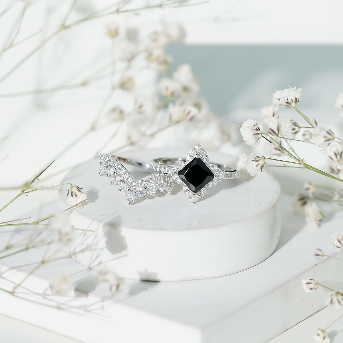 Conjunto de anillos de boda de ónix negro y moissanita de 0,5 quilates