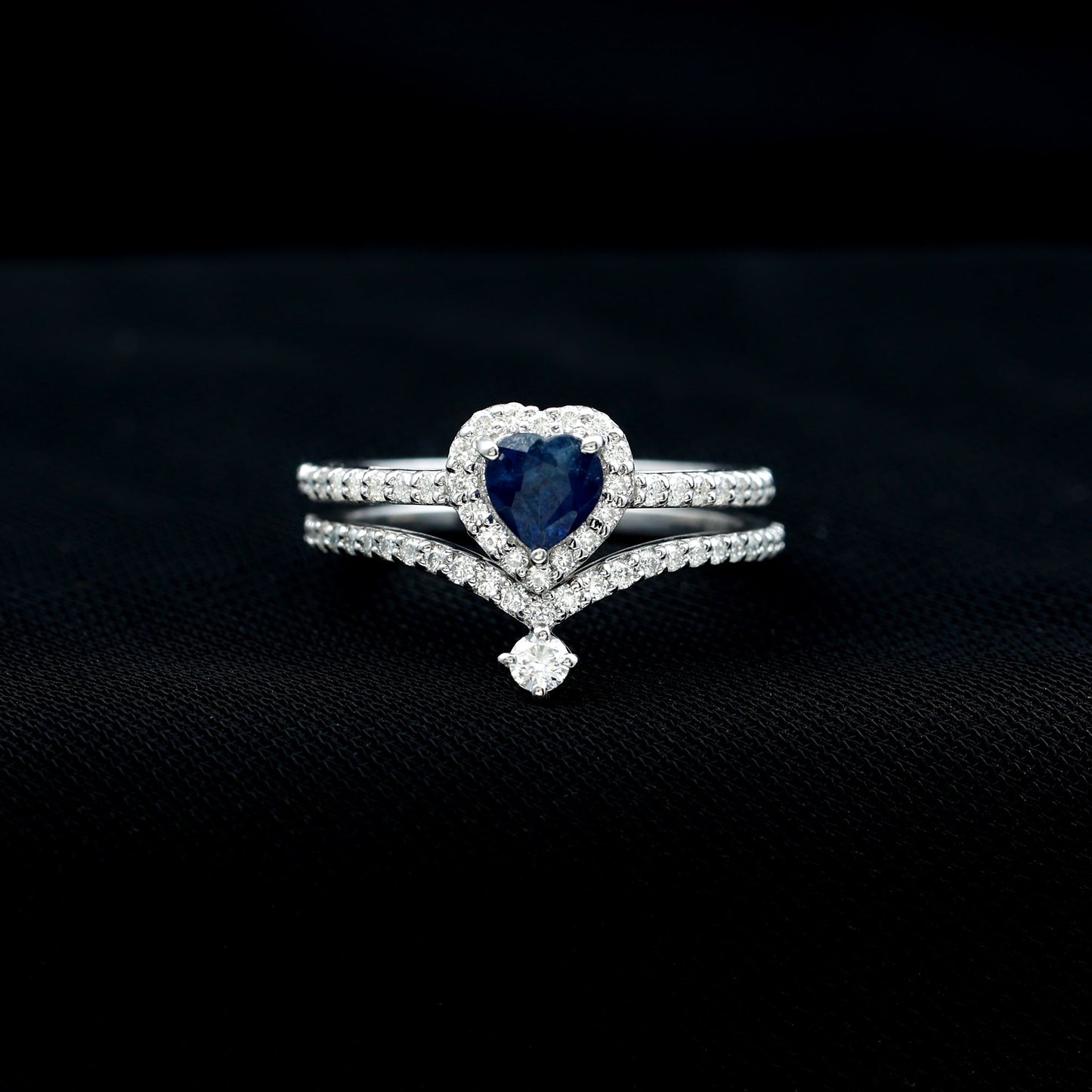 Conjunto de anillo de compromiso con halo de zafiro azul con forma de corazón auténtico y diamantes