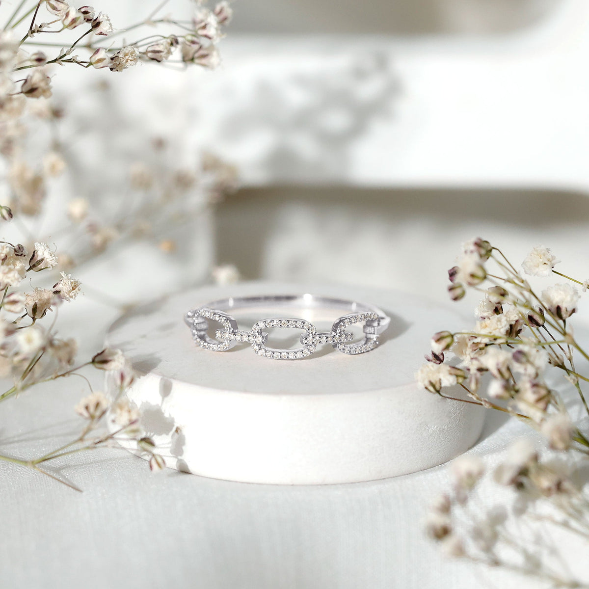 Certified Diamond Chain Link Ring in Prong Setting