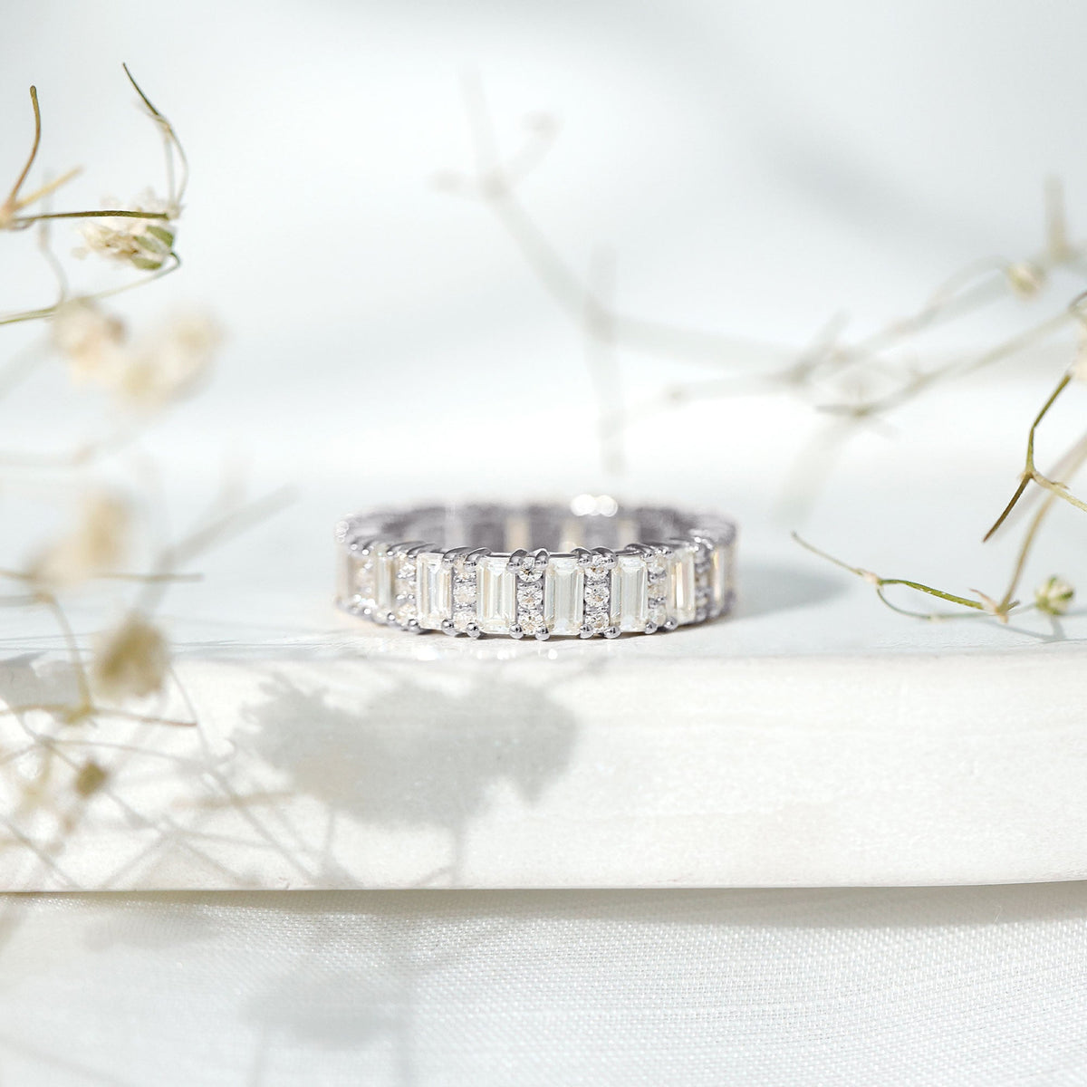 Anillo de aniversario de boda de moissanita certificada para mujer
