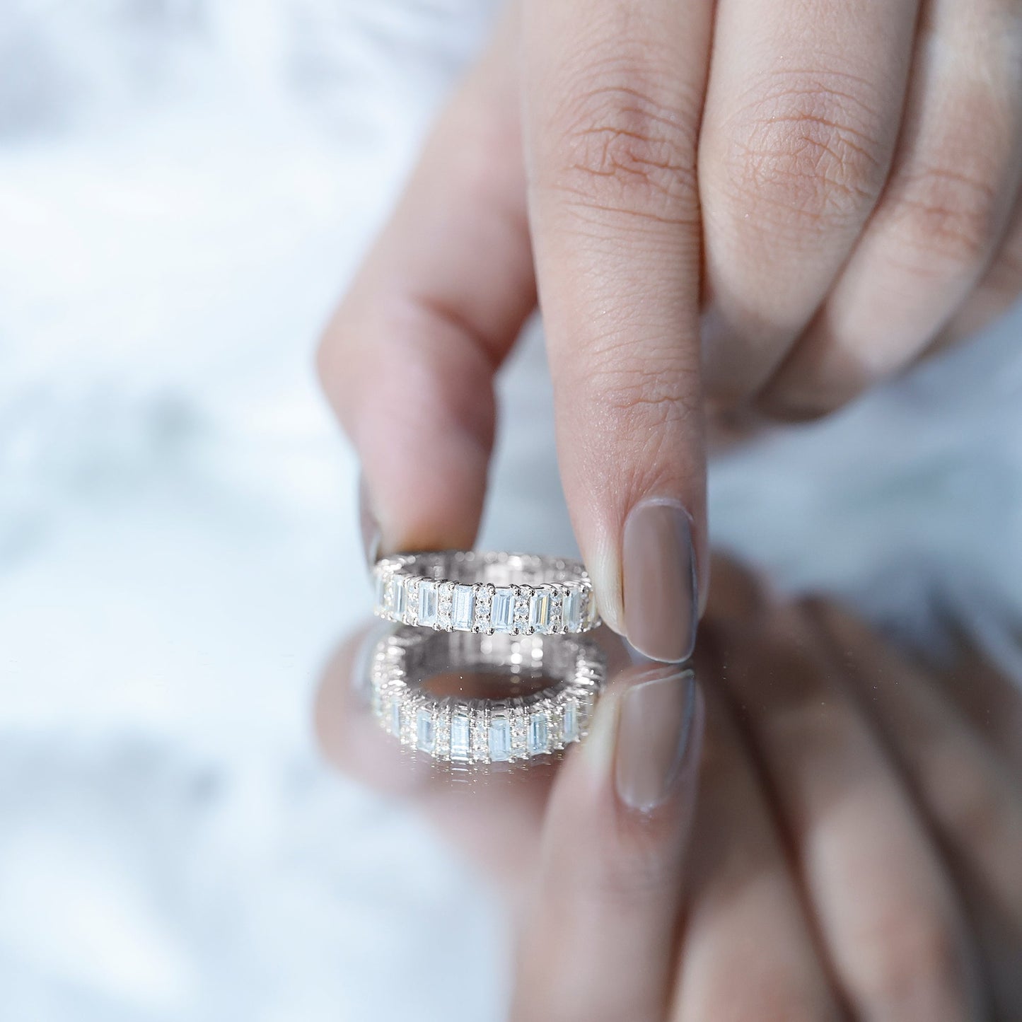 Anillo de aniversario de boda de moissanita certificada para mujer