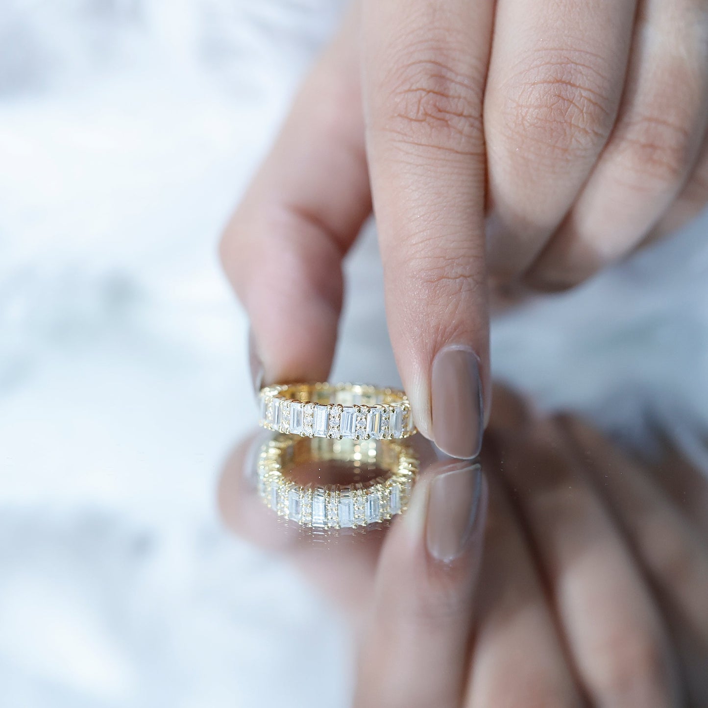 Anillo de aniversario de boda de moissanita certificada para mujer