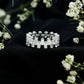 Anillo de banda de eternidad con baguette de moissanita certificada