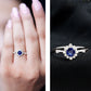 Anillo de compromiso de zafiro azul natural de 0,9 quilates con halo de diamantes