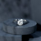 Anillo de compromiso solitario de moissanita talla brillante de 2 CT con certificado