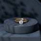 Anillo de compromiso solitario de moissanita con corte redondo para ella