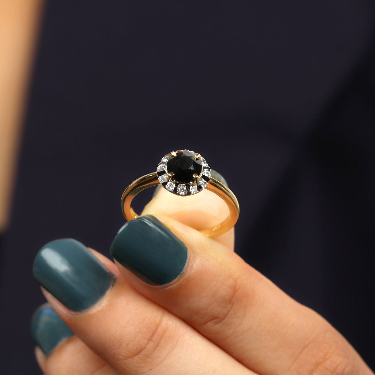 Anillo de compromiso con halo de diamantes en blanco y negro creados en laboratorio, de 1,3 quilates