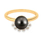 Anillo de compromiso de diseño de media aureola de perlas blancas y negras de 7,5 quilates