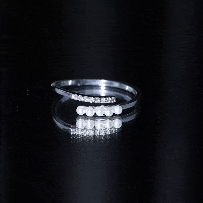 Anillo de oro con perla cultivada de agua dulce y diamantes para mujer