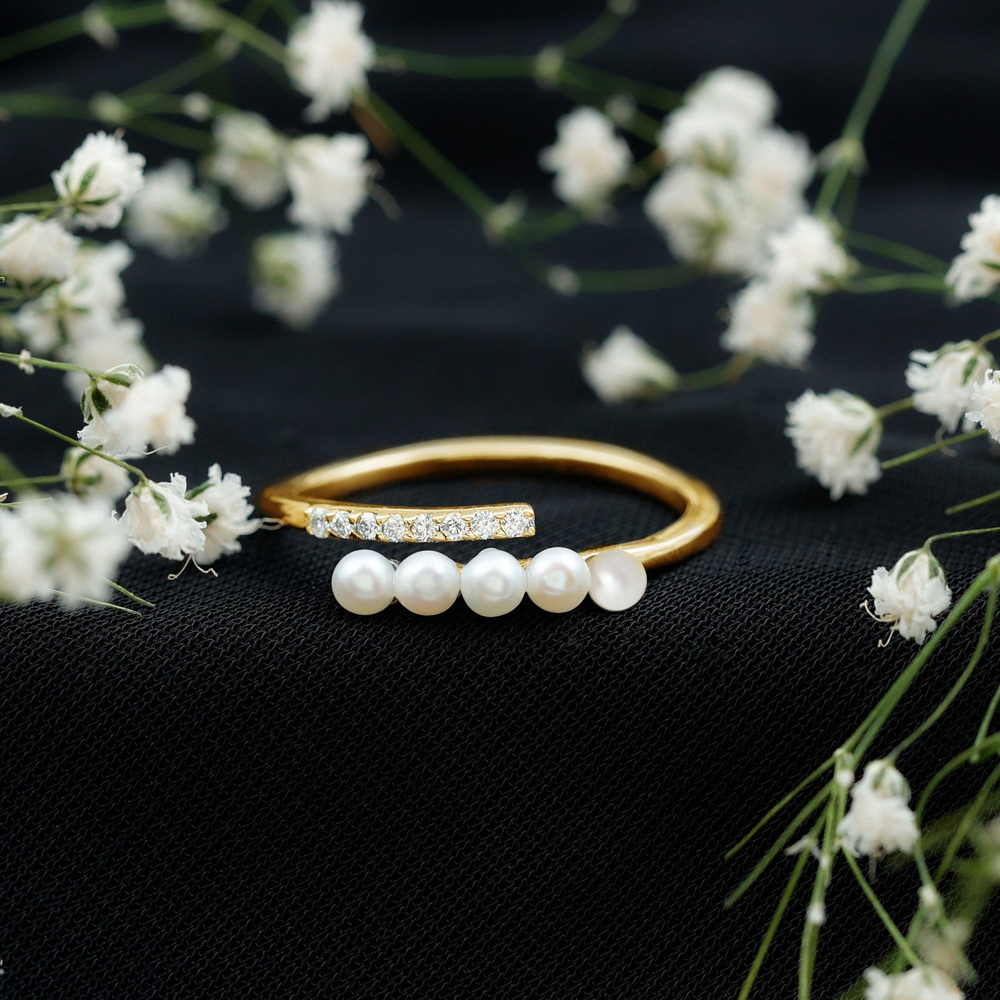 Anillo de oro con perla cultivada de agua dulce y diamantes para mujer