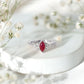 Anillo de compromiso de marquesa de rubí de 0,75 quilates de estilo vintage con trío de diamantes
