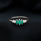 Anillo de aniversario de 3 piedras de marquesa, esmeralda y diamante para mujer