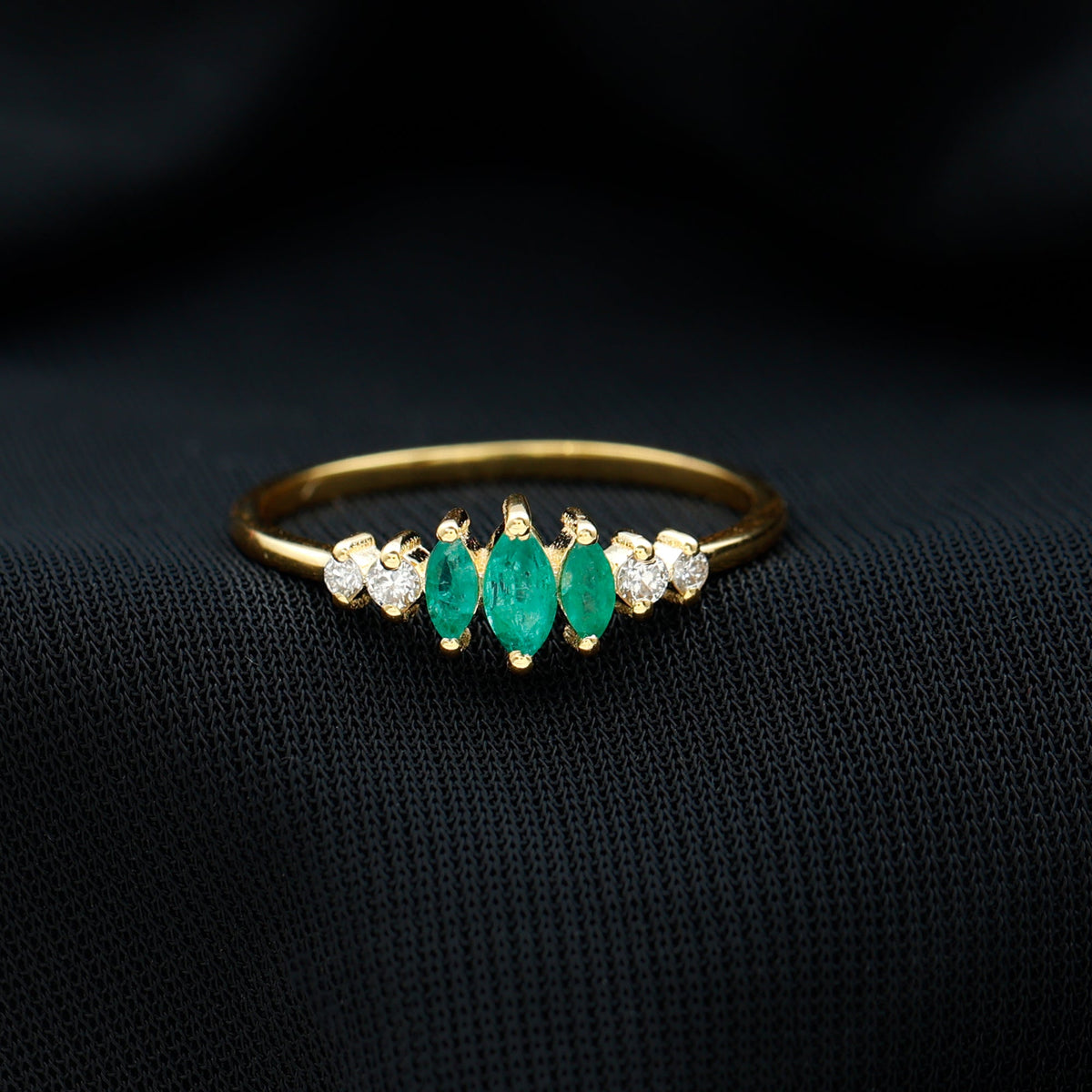 Anillo de aniversario de 3 piedras de marquesa, esmeralda y diamante para mujer