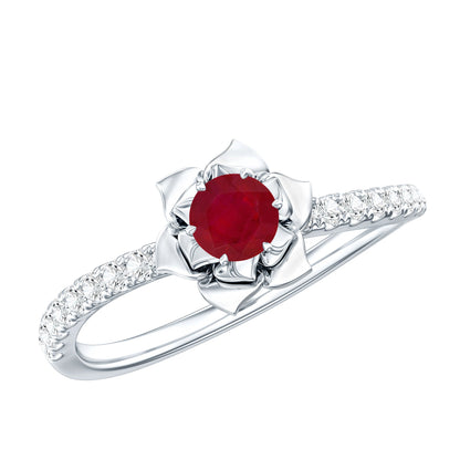 Anillo de compromiso de flor de rubí natural de 0,6 quilates con diamante
