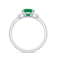 Anillo de compromiso de esmeralda solitario natural con trío de diamantes