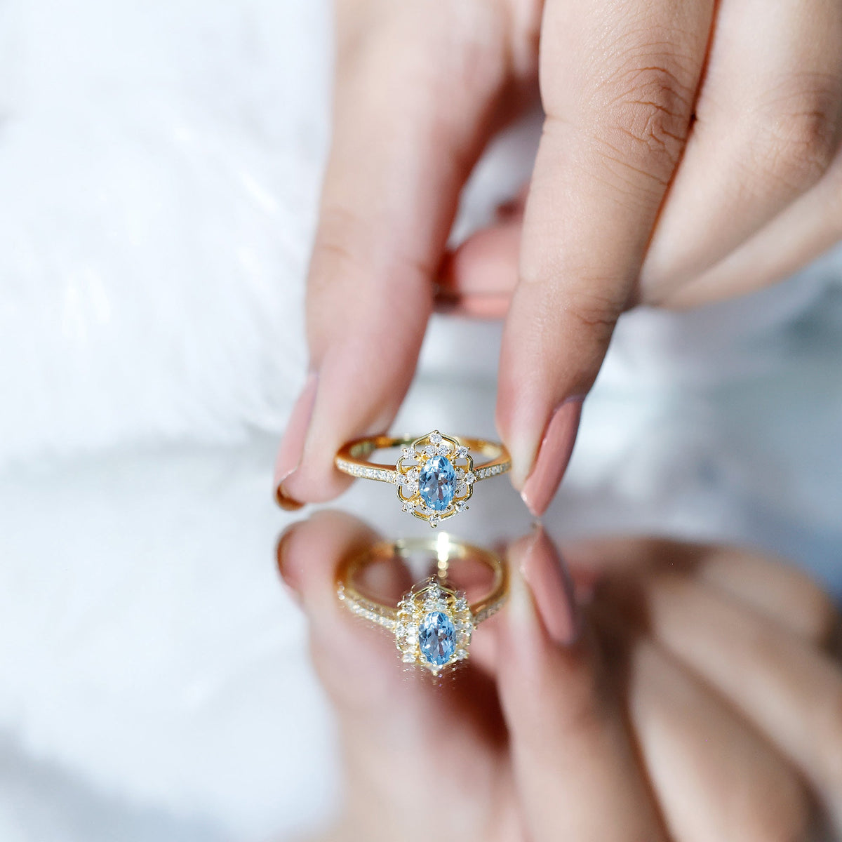 Anillo de compromiso vintage auténtico de aguamarina y diamante con certificado