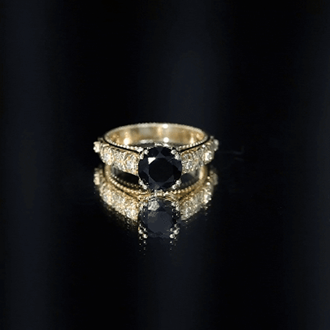 Anillo de compromiso inspirado en la naturaleza de diamantes blancos y negros cultivados en laboratorio de 2 quilates
