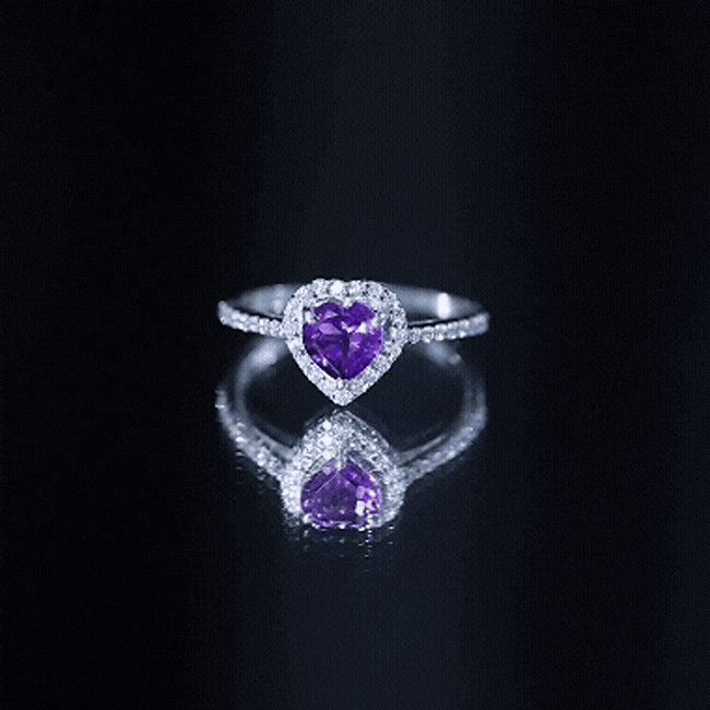 Anillo de compromiso con amatista natural en forma de corazón de 0,9 quilates y halo de diamantes