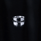 Anillo de Compromiso con Ónix Negro Talla Asscher y Moissanita Baguette