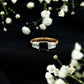 Anillo de Compromiso con Ónix Negro Talla Asscher y Moissanita Baguette