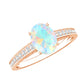 Anillo de Compromiso Ovalado de Ópalo Etíope con Acentos de Diamantes