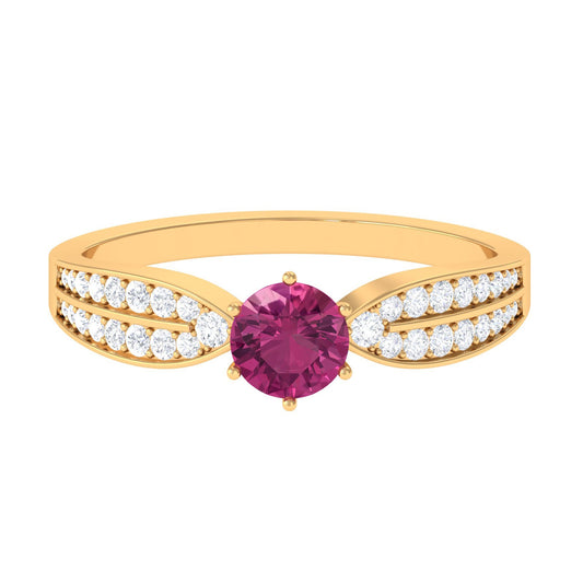 Anillo de compromiso de turmalina rosa de 0,4 quilates con diamantes laterales