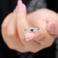 Anillo de compromiso floral de zafiro azul certificado con diamante