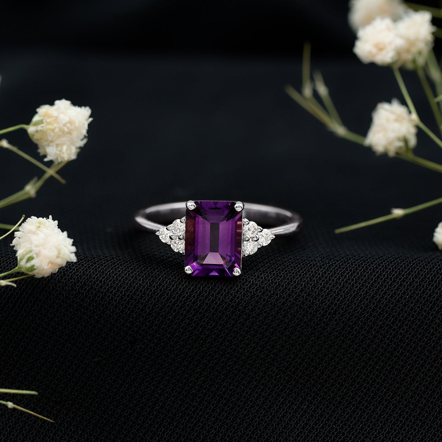 Anillo de compromiso de amatista de 1,4 quilates auténtico de corte esmeralda con trío de diamantes