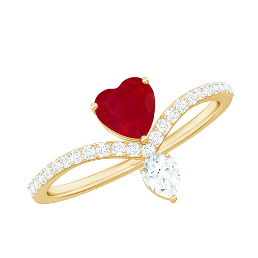 Anillo de Promesa Corazón de Rubí Natural de 0,6 Quilates con Brazo de Diamantes en Chevron