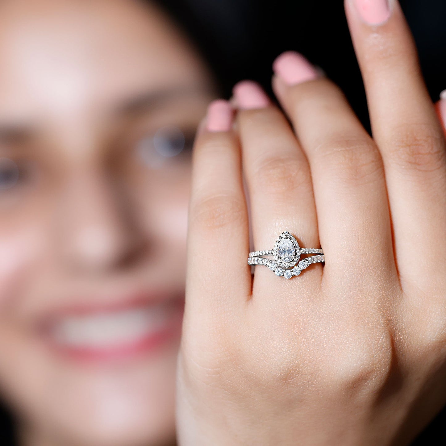 Juego de anillo de novia de moissanita certificado de 0,5 quilates en forma de lágrima con halo